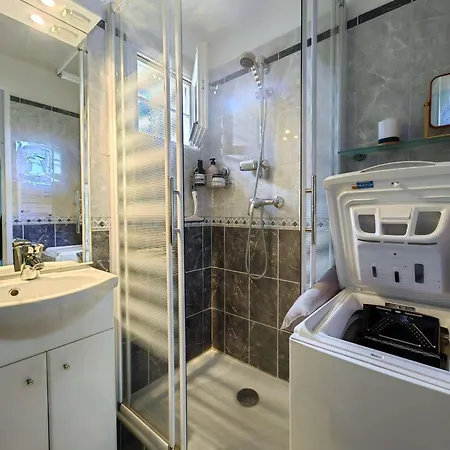 T2 Climatise Renove Avec Parking Et Piscine Pour 4 Pres De La - Fr-1-607-205 * 아그