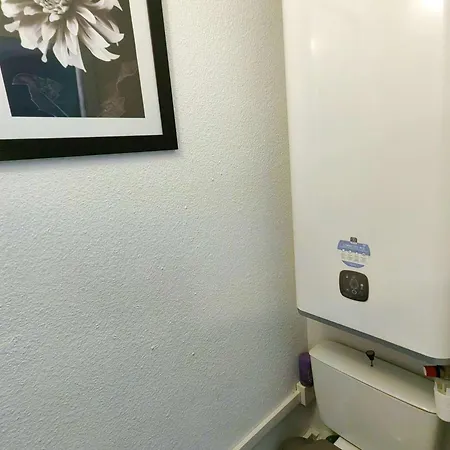 T2 Climatise Renove Avec Parking Et Piscine Pour 4 Pres De La - Fr-1-607-205 아파트 *