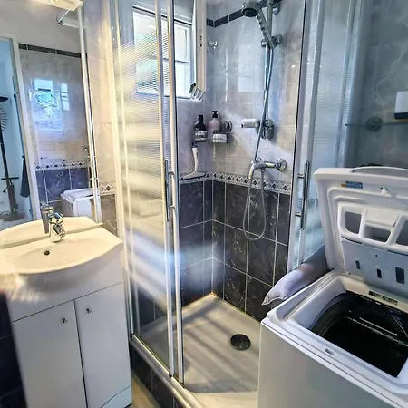 Apartamento Spacieux T2 Climatise Avec Parking, Terrasse Et Wi-fi - Fr-1-607-205 Agde