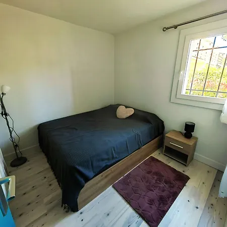 Spacieux T2 Climatise Avec Parking, Terrasse Et Wi-fi - Fr-1-607-205 Apartman