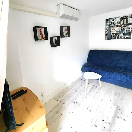 T2 Climatisé Rénové Avec Parking Et Piscine Pour 4 Près De La - Fr-1-607-205 * Agde