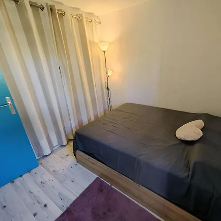 T2 Climatisé Rénové Avec Parking Et Piscine Pour 4 Près De La - Fr-1-607-205